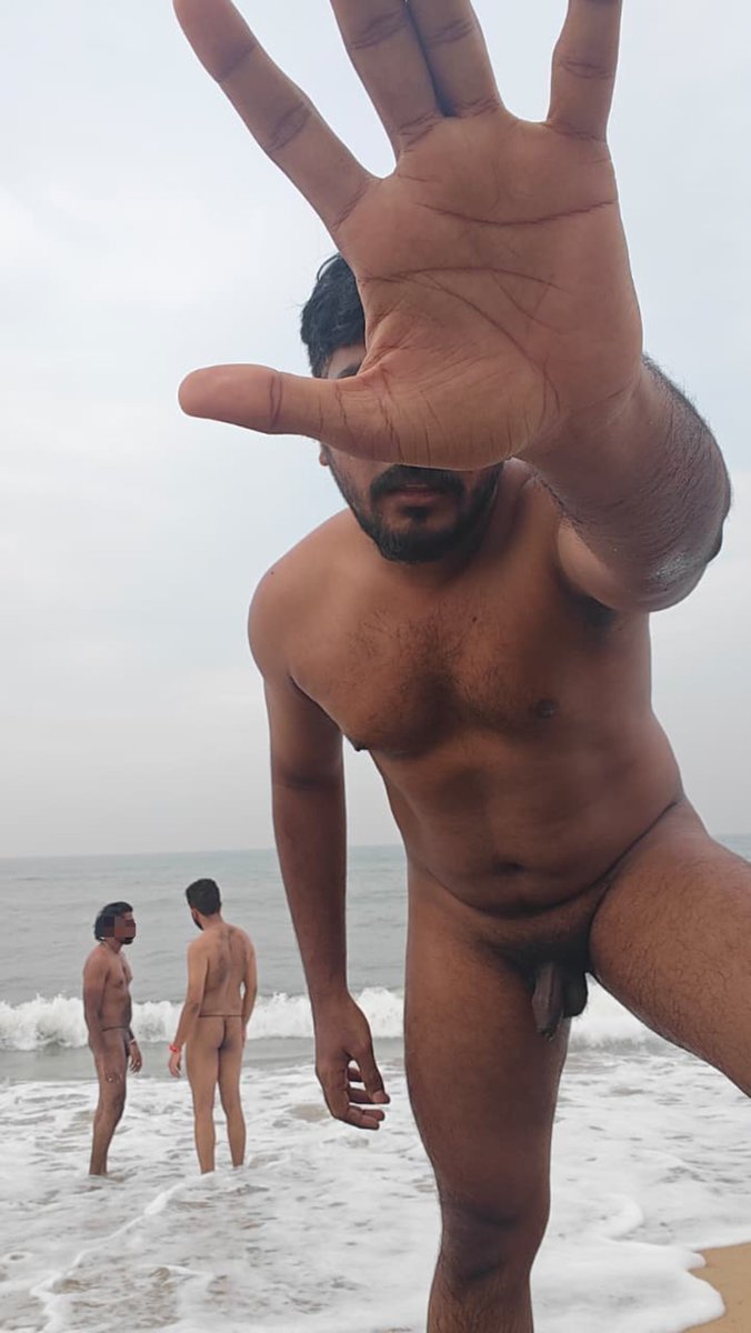 SriKishan011's tweet photo. Another beach day with friends. 🍻💕 
@gurunaturist7 @nattukattaix https://t.co/RsSRog72mW