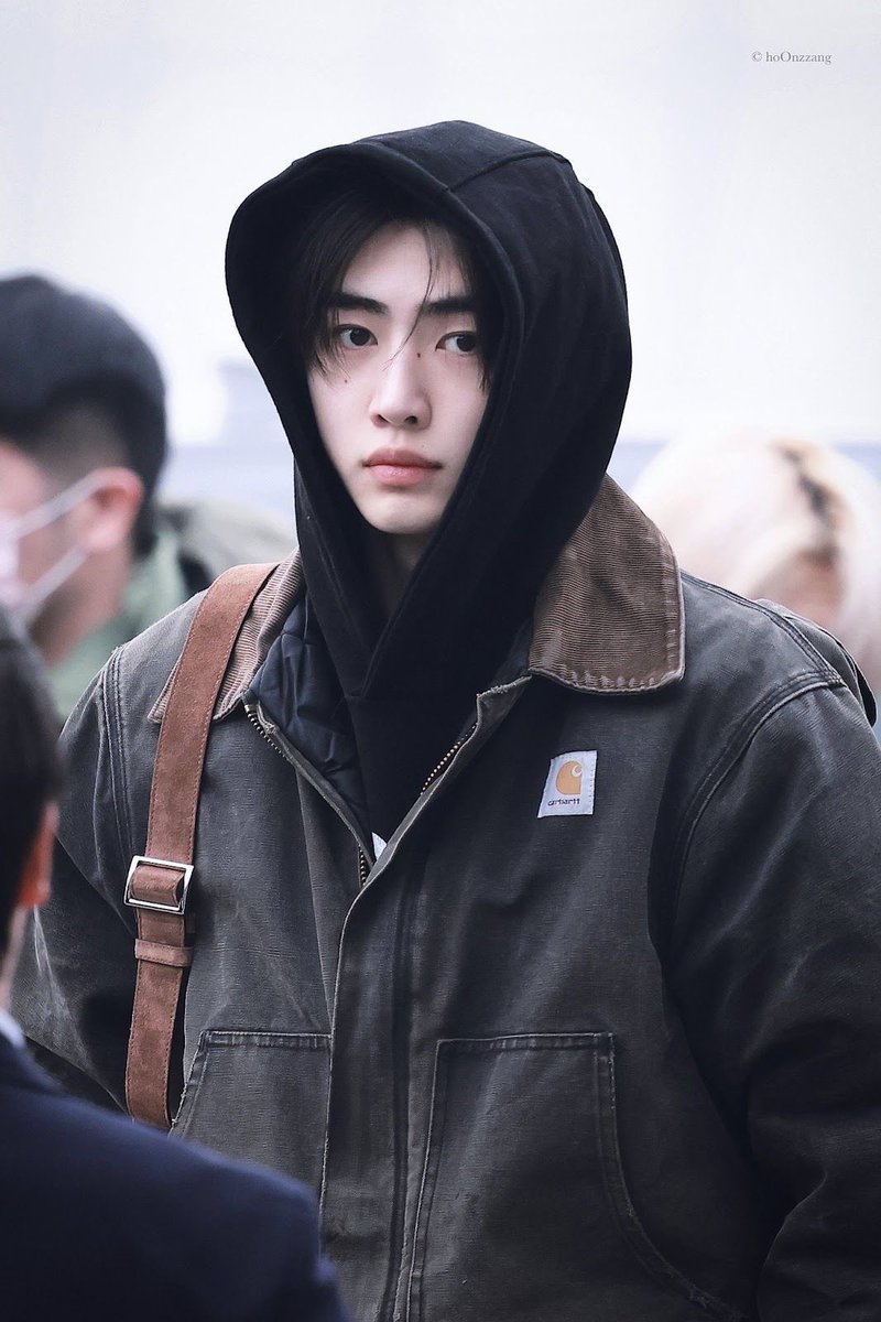 heybaekgu's tweet photo. Hooded #성훈 #SUNGHOON https://t.co/Y7TieHhwWe