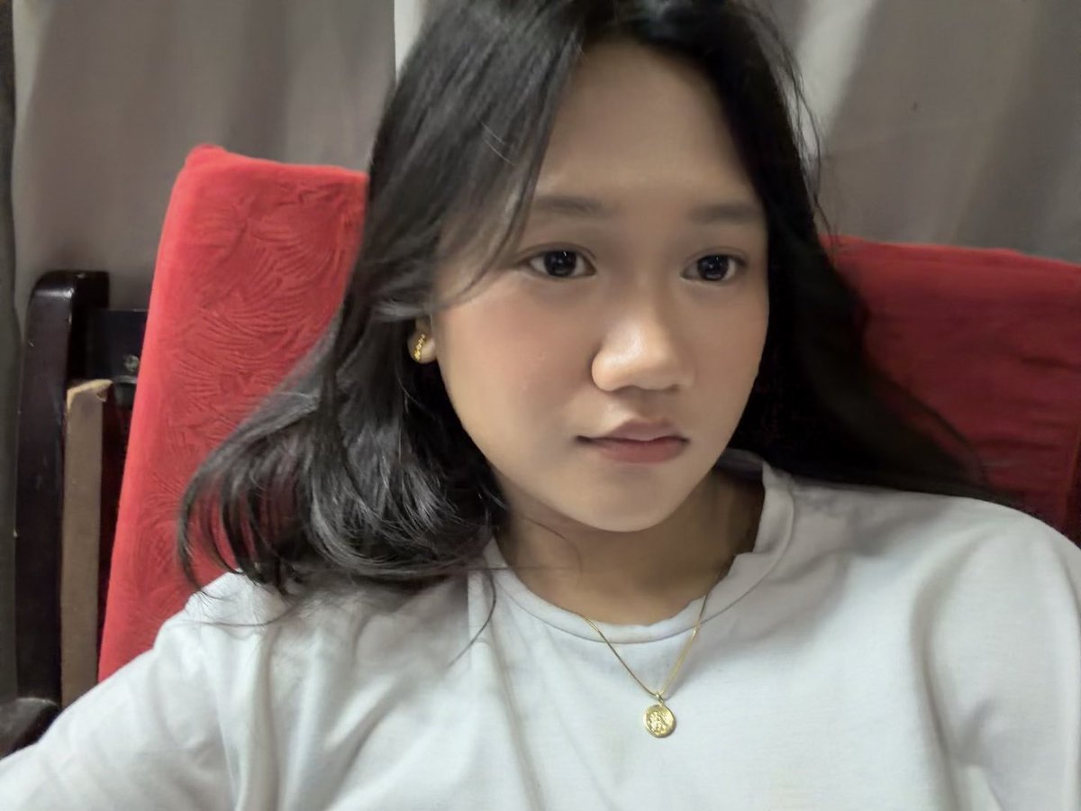 eoncre's tweet photo. first nervous, kinda #metwt https://t.co/hcydxTmHRk