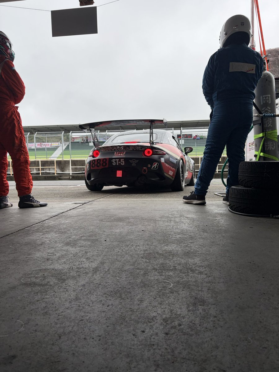 MichaelRobert0's tweet photo. 無事Cドラ予選終了しました！
タイムはもうひと伸びほしかったですが、まずは仕事をこなせて一安心です。
明日の決勝はアンカーの予定です！
応援よろしくお願いいたします🙇

#S耐
 #スーパー耐久
#FETSレーシング
#セレクトホテルズグループ
#高砂エアテック
#NIWARACING
#IDSスタジオ
#レイル
#ユーロライン
#マツダ
#GoTake
#ガレージアイ
#winmax
#fortec
#進化剤
#ORC
#NRS
#HORIZONTAL
#トータルサポートコンサルティング
#SEELD
#Re.Engineering