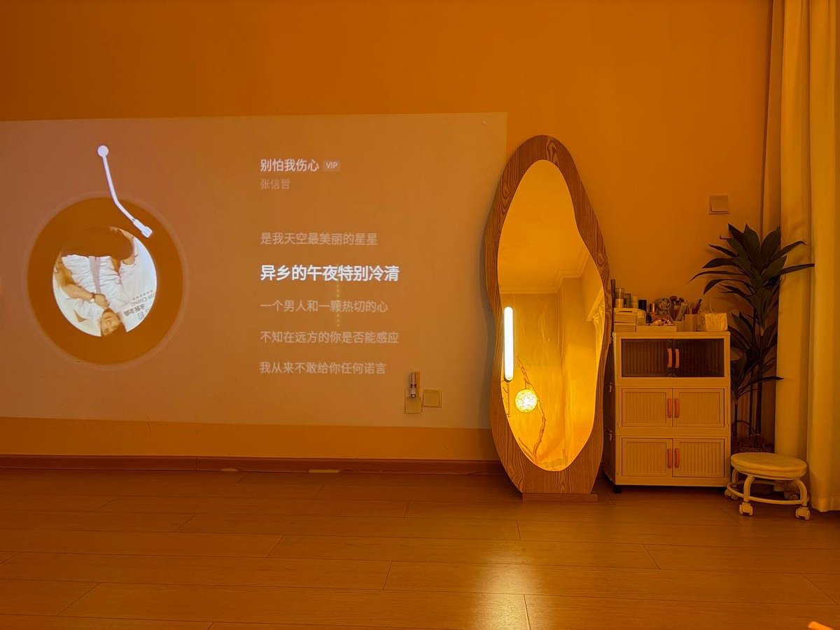TimHlas's tweet photo. 夜晚来临的时候！孤独总是陪伴左右 https://t.co/jBSUxS2iJA