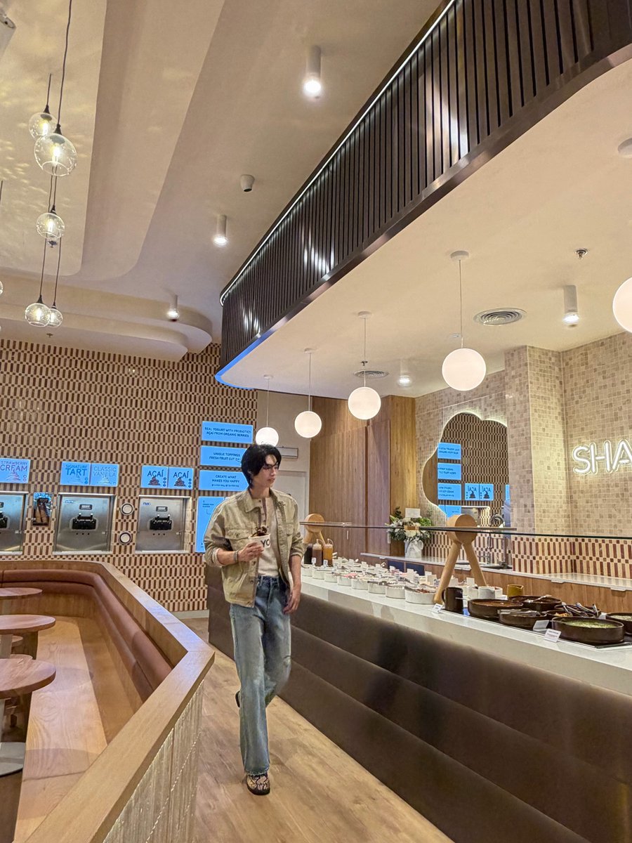 WinmetawinO's tweet photo. Sawasdee Yo-Chi 💖 @ https://t.co/pTPNgsPYhD

First in Thailand and now officially open!
📍 2nd Fl., GROOVE Zone at centralwOrld

Can’t wait to go back #yochithailand 

WIN YOCHI GRAND OPENING 

#yochithailandxWin 
#winmetawin https://t.co/AsbnmunO9D