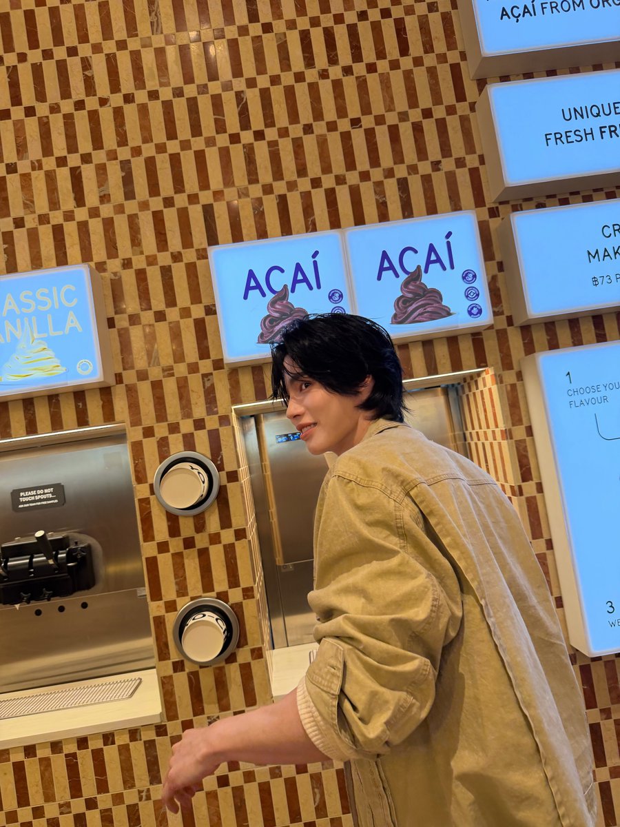 WinmetawinO's tweet photo. Sawasdee Yo-Chi 💖 @ https://t.co/pTPNgsPYhD

First in Thailand and now officially open!
📍 2nd Fl., GROOVE Zone at centralwOrld

Can’t wait to go back #yochithailand 

WIN YOCHI GRAND OPENING 

#yochithailandxWin 
#winmetawin https://t.co/AsbnmunO9D