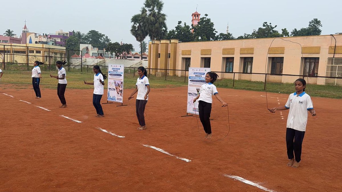 MYBharatHQ's tweet photo. Traditional Sports. Desi Josh. Drug-Free Future!   

MY Bharat in Andhra Pradesh joins the movement with full Yuva Josh under Week 6 of Nasha Mukt Yuva for Viksit Bharat – 100 Weeks Sankalp Abhiyan!  

Through traditional sports, teamwork and fitness, young changemakers are taking forward Hon’ble Prime Minister Shri Narendra Modi ji’s vision of a Nasha Mukt Yuva for a Viksit Bharat, inspiring a healthier, stronger and drug-free generation!  

#MYBharat #NashaMuktYuva