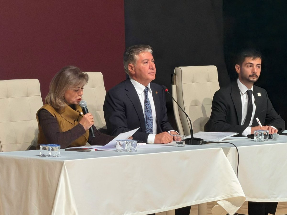 muratemir_dr's tweet photo. Divan Başkanlığını üstlenmekten büyük bir onur ve mutluluk duyduğum Denizli 1. Olağan İl Kongremiz başladı!

İl Başkanımız Ali Osman Horzum, Milletvekilimiz Şeref Arpacı, Büyükşehir Belediye Başkanımız Bülent Nuri Çavuşoğlu ve salonu hınca hınç dolduran yol arkadaşlarımızla omuz omuzayız.

İl kongresi sürecimizi Denizli'nin muazzam coşkusuyla tamamlıyor, bu bozuk düzeni değiştirecek halk iktidarına kararlılıkla yürüyoruz!