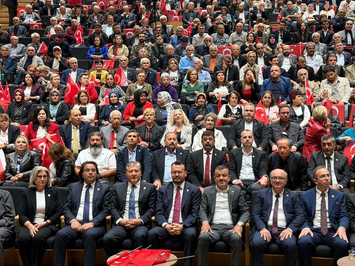 muratemir_dr's tweet photo. Divan Başkanlığını üstlenmekten büyük bir onur ve mutluluk duyduğum Denizli 1. Olağan İl Kongremiz başladı!

İl Başkanımız Ali Osman Horzum, Milletvekilimiz Şeref Arpacı, Büyükşehir Belediye Başkanımız Bülent Nuri Çavuşoğlu ve salonu hınca hınç dolduran yol arkadaşlarımızla omuz omuzayız.

İl kongresi sürecimizi Denizli'nin muazzam coşkusuyla tamamlıyor, bu bozuk düzeni değiştirecek halk iktidarına kararlılıkla yürüyoruz!