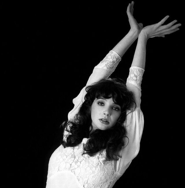 TheCinesthetic's tweet photo. Kate Bush photographed by Gered Mankowitz, 1978. https://t.co/YnriHCFcdW