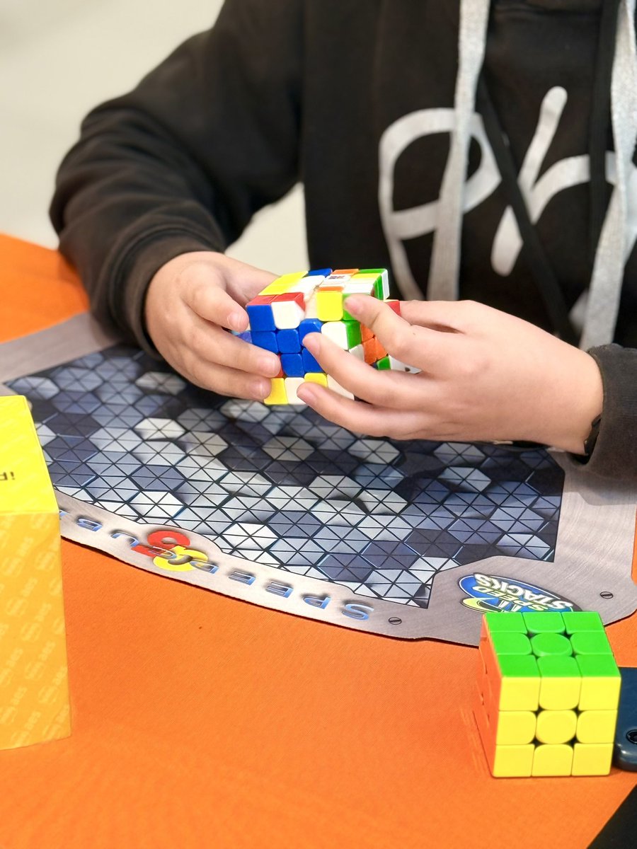 CCElTormes's tweet photo. 🧩⏱️ ¡El Tormes Open 2026 ya está en marcha! 🏆

⚡ ¡Y todavía queda mucho por ver! La competición continúa esta tarde y mañana domingo durante toda la mañana.
@AESpeedcubing @theWCAofficial 

--
#dondesalamancaseencuentra #centrocomercialeltormes https://t.co/rNZkAvaL17