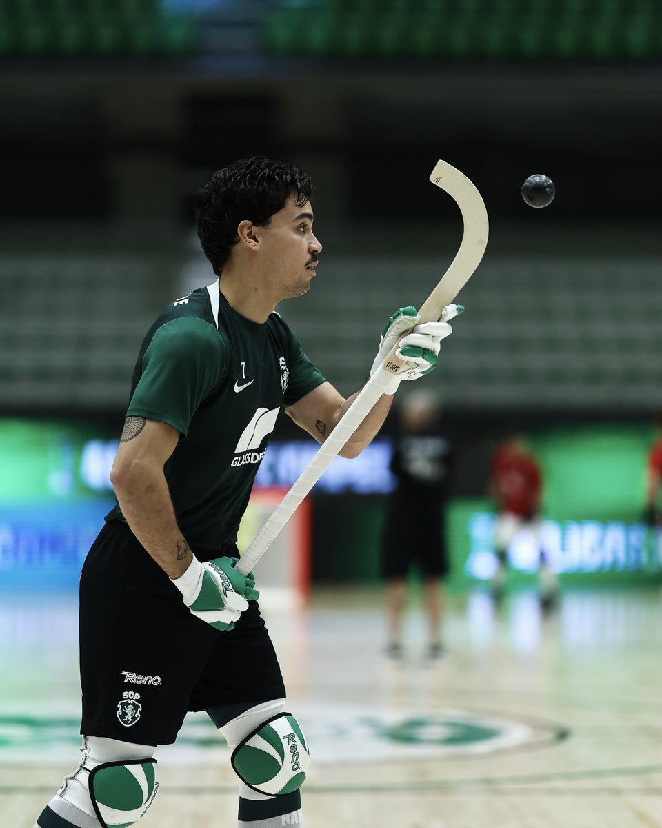 SCPModalidades's tweet photo. Aquecimento ✅ É hora do #TroféuStromp do #HóqueiSCP 🏆 https://t.co/saW4o8tvUX