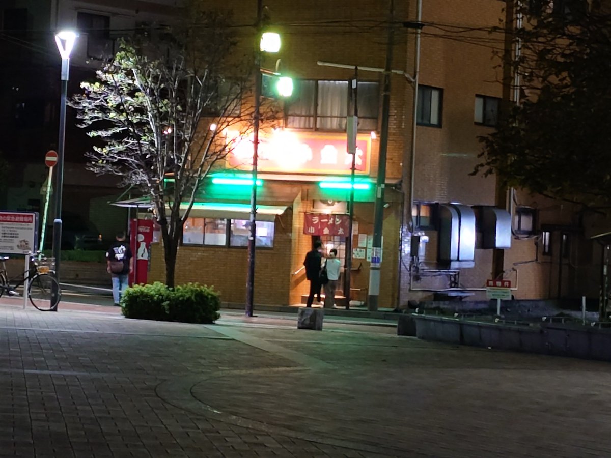 ma5aka2u's tweet photo. さすが20時だと小金太に行列もないか〜 https://t.co/lSkO3XI1zJ