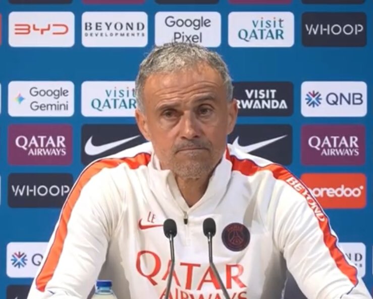 Paris_sginfos's tweet photo. 🚨 🔴🔵📢 Luis Enrique sur une arrivée au mercato d'hiver pour compenser la blessure de Kvara :

« Non, pas spécialement. »

« Aucune blessure ne signifie qu'il faut signer des nouveaux joueurs. Au début de saison, j'ai dit qu'on pouvait tout supporter même s'il y aura des blessures importantes. Mais on reste à l'écoute des opportunités. C'est une possibilité que nous avons. »
