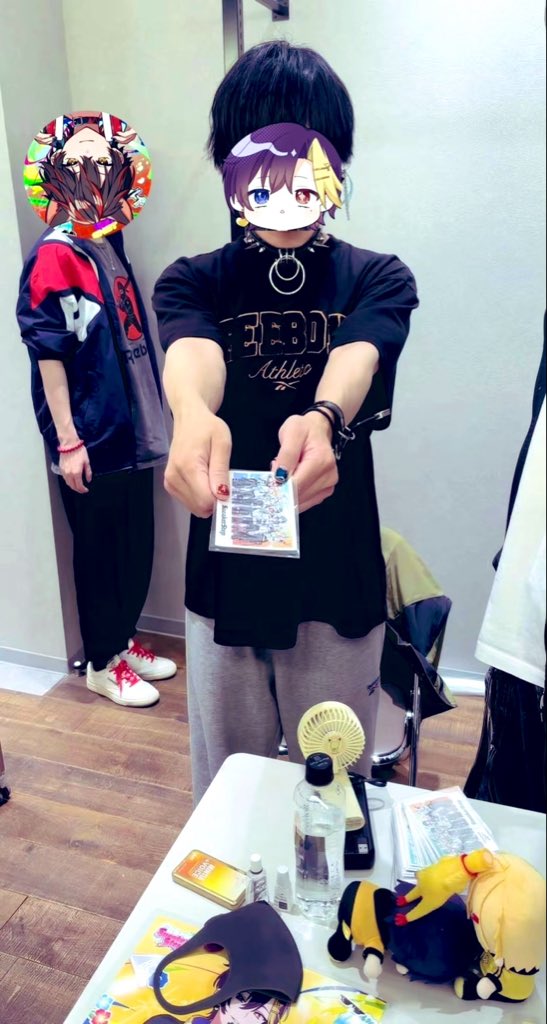 daiquiri_ch's tweet photo. 目つぶしピースと
ステッカーあげるやで〜

たくさん可愛かったおおきに〜✌️ https://t.co/4hQEaw0vqw