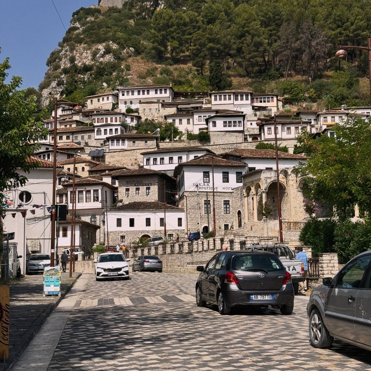 carlili53's tweet photo. Arnavutluk, vize derdi olmadan düşük bütçeyle keşfedilebilecek en güzel ülkelerden. Deniz fırtınalıydı ama Kuzey’deki Theth büyüledi. Tekrar tekrar gitmek isteyeceğim bir yer. Her an paylaşılmaz; bazıları kendine saklanır. https://t.co/tfrUwlebxw