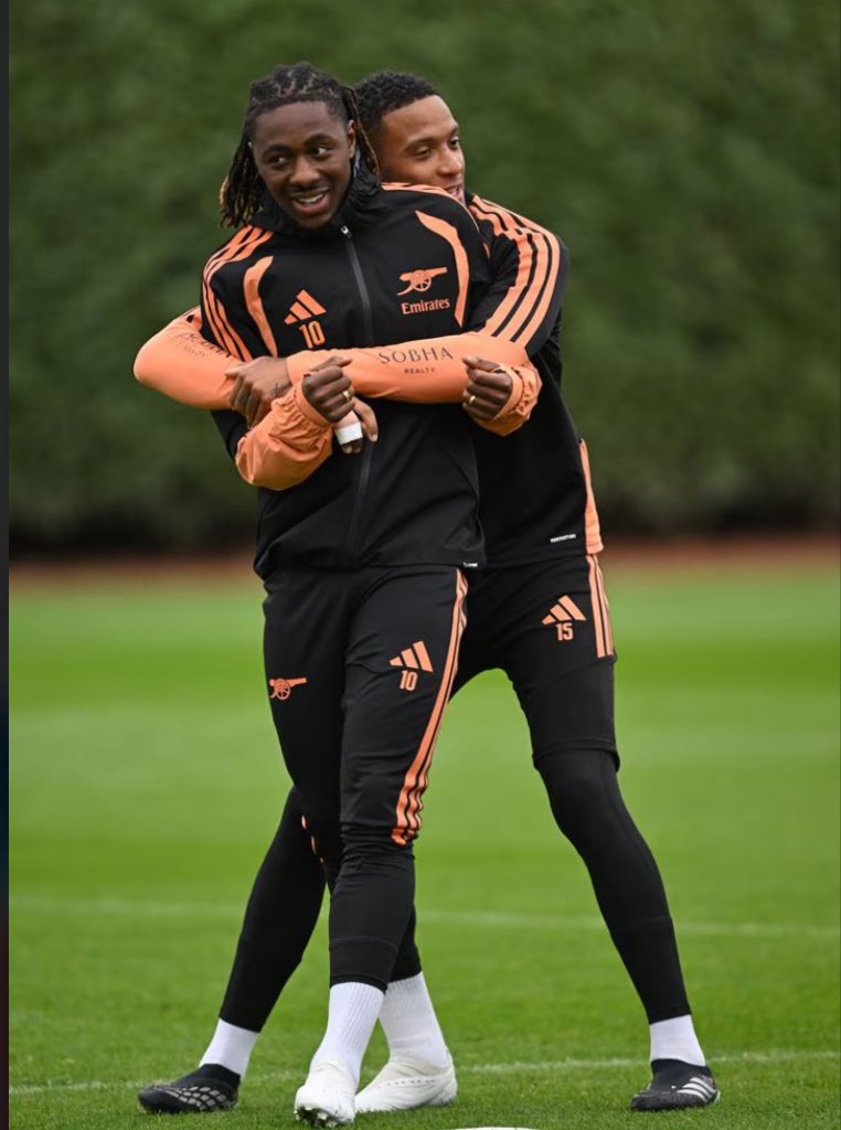 ArsenalRadar's tweet photo. EZE x EZRI 🫢 #arseve https://t.co/Nz69W4mTmL
