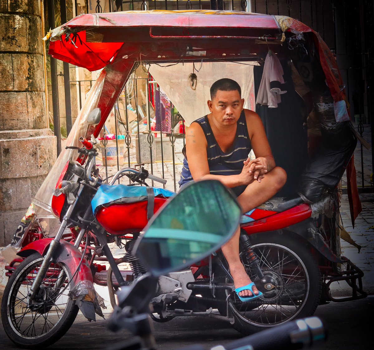 gelelitos's tweet photo. Work, wheels, wait. https://t.co/UtDJ0z6NJP