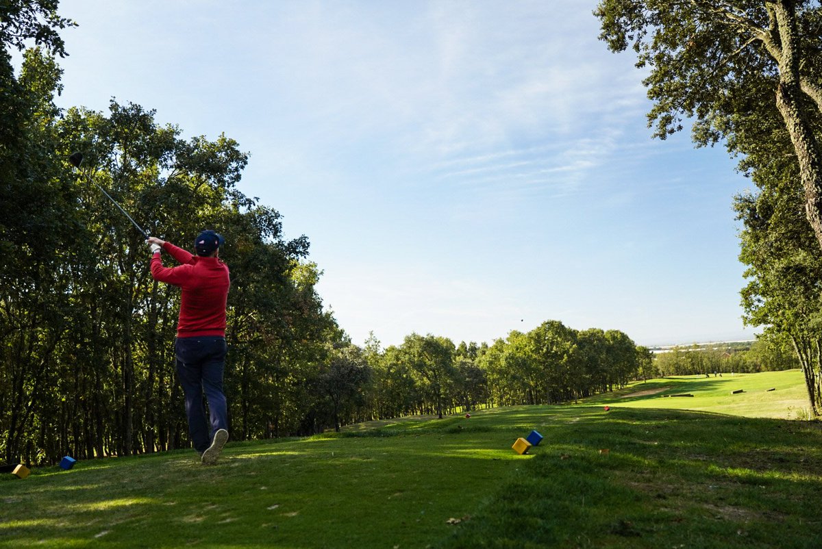 feleleon's tweet photo. ⛳️Mañana de deporte y empresa hoy en @_LeonGolf 
Celebramos nuestro II Torneo de Golf FELE https://t.co/B9zaUTekGo