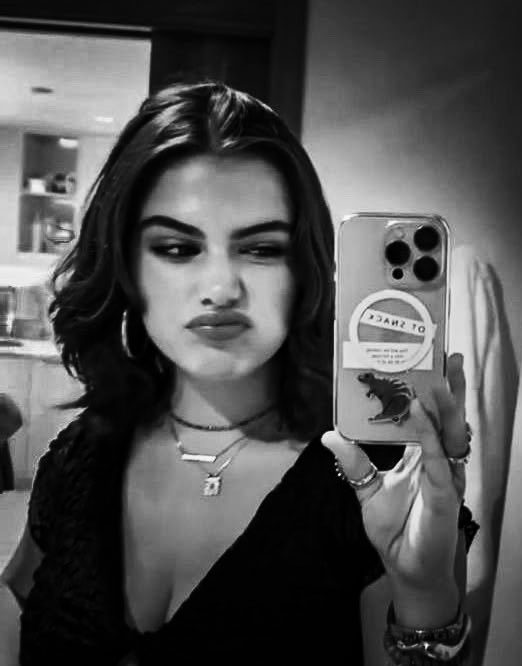 melisa94446's tweet photo. THE MAN                              HIS GIRL https://t.co/pxatLxrZFv