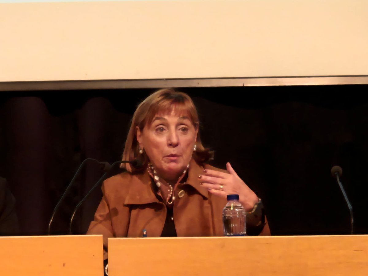 CopecPedagogs's tweet photo. "Espais de trobada com aquesta jornada contribueixen a enriquir la mirada dels professionals i a impulsar noves reflexions." M. Victória Gómez, presidenta
Tanquem la II Jornada – Estat actual de les altes capacitats a Catalunya.
#PedagogiaViva #SocietatQueAvança https://t.co/iLW59EpIDH