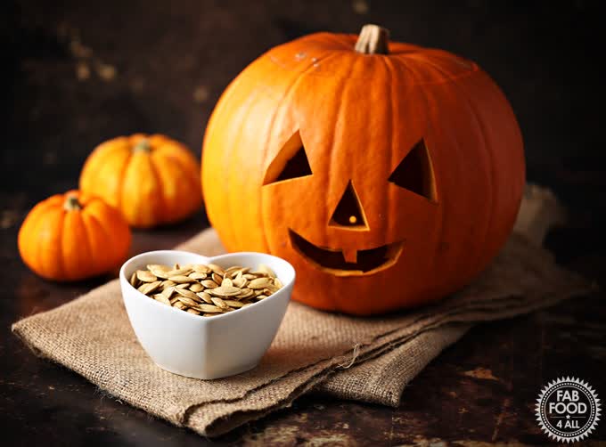 FabFood4All's tweet photo. The Best Roasted Pumpkin Seeds Recipe (boil & roast method) + video! A great way to use up Halloween pumpkins! https://t.co/EVuLEsICsI #pumpkinseeds #roastedseeds #healthysnack #pumpkin https://t.co/kLLbwheMJC