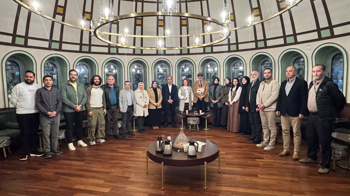 tkislakci's tweet photo. AK Parti Beyoğlu Kültür ve Sanat Politikaları Komisyonu heyetiyle coğrafya, kültür ve medeniyet arasındaki derin bağlar üzerine güzel bir hasbihalde bulunduk. Coğrafyanın medeniyetleri, medeniyetlerin ise insanı ve kültürü nasıl şekillendirdiğini konuştuk… @HGorgul https://t.co/ohTVwp7NSQ