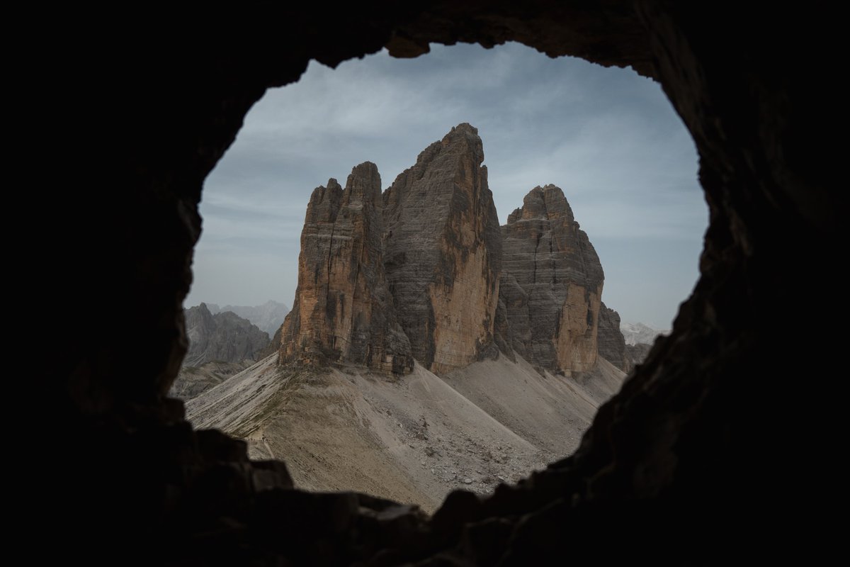 rondavid7's tweet photo. Tre Cime’s three peaks rise to 2, 999m above a former WWI front line between Italy and Austria-Hungary. Tunnels and trenches from the fighting remain more than a century later. 24mm, f/4. 5, 1/4000, ISO 400 https://t.co/5MKBAn7f0z