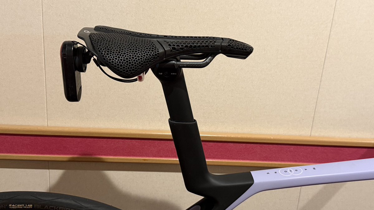 masaprilia's tweet photo. そろそろ「お前そのチャリなんやねん」言われそうなので。

遅ればせながらmy new gear…

TREK MADONE SL(フレームセットなので数字なし)です！ https://t.co/CGgwpxa0Iu