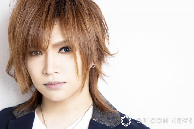 livedoornews's tweet photo. 【告白】ゴールデンボンバー・鬼龍院翔、億超えの貯金明かす
https://t.co/4r2Uir7j2M

鬼龍院は出演番組で「貯金額が2億を超えたっていう話がありましたよね？」と振られ、事実だと告白。また、物欲がなく9畳ワンルームに住んでおり「仕事がなくなったらどうしようという気持ちなんで…」と明かした。 https://t.co/O8AbH0jGyK