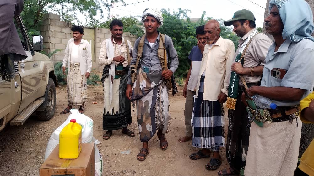 AJnyd51393's tweet photo. حجة | تدشين الزيارات الميدانية وتوزيع السلال الغذائية والهدايا الرمزية لأسر الشهداء بمديرية عبس تزامنًا مع الذكرى السنوية للشهيد 1448هـ.

#شهداؤنا_عظماؤنا 
#الذكرى_السنوية_للشهيد_1448هـ https://t.co/O2Qd41aW0G