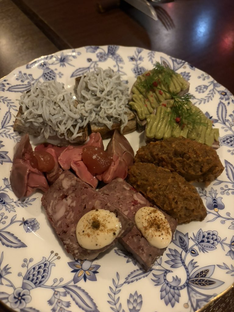 nojiruhagi's tweet photo. 音速さん、わわさん、REOさんとご飯食べた後にパチンコ勝負！！

音速さんが2000円で大当たり🎯

ナイスー👍 https://t.co/uSC1Jxh97W