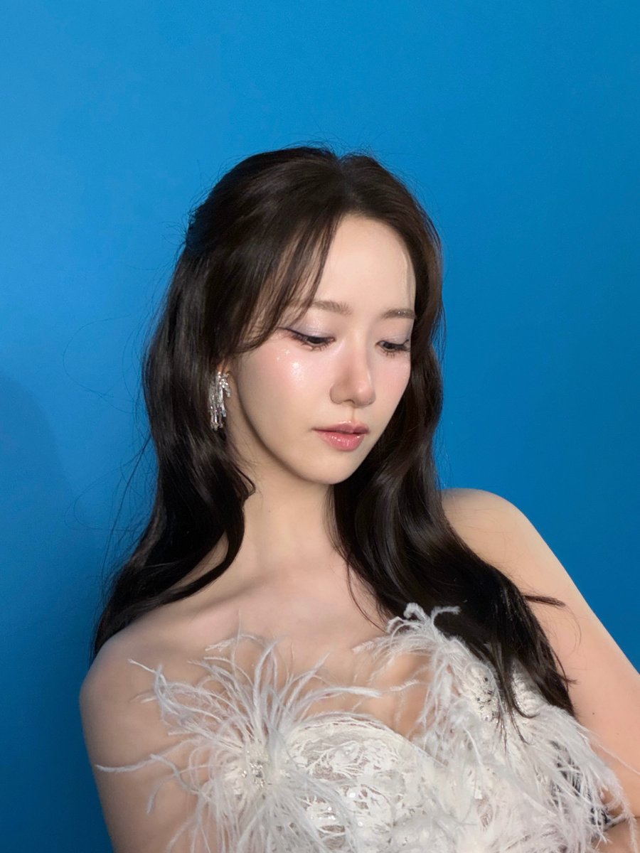 ordinarynojaem's tweet photo. YoonA’s IG Update #2

“Season’s greetings❄️❄️”

(🎵Meghan Trainor • Gifts For Me) https://t.co/WXjd65TDiN