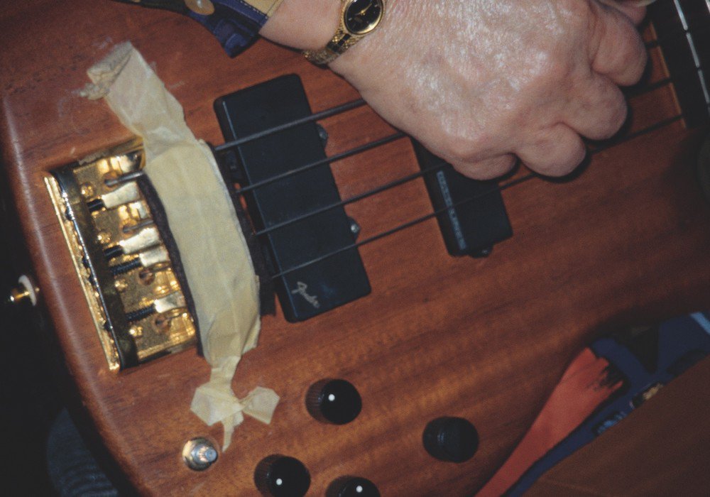 AudioMasterApp's tweet photo. Get that muted bass tone popularized by Carol Kaye and heard on some Motown, Beach Boys and more.💪 Think Pet Sounds.... https://t.co/j31NrKuhaf