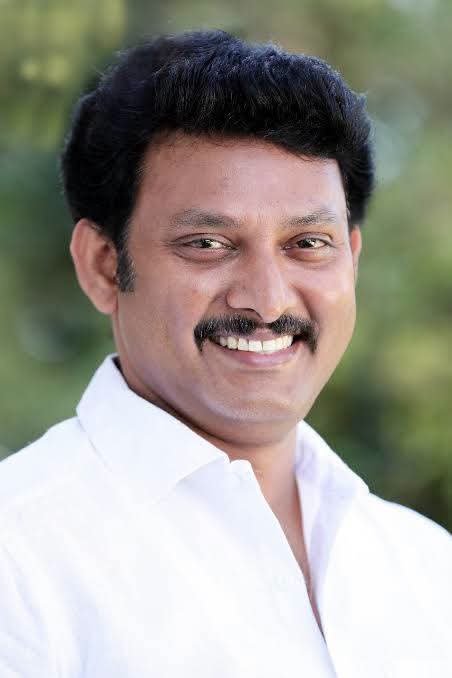 VetrivelDMkS's tweet photo. * திருச்சி கிழக்கு  - #அன்பில்_மகேஷ்

*  கரூர்   - #அசோக்குமார் 

 *விராலிமலை  - #எம்எம்_அப்துல்லா 

 * அம்பாசமுத்திரம் - #OP_ரவீந்திரநாத்
 
எளிதில் வெற்றி பெறக் கூடியவர்கள்.. 💯🖤❤️

 கழகத் தலைவர M. K. Stalin கையில் முடிவு.. 🙏🙏 https://t.co/gEEHaStghE