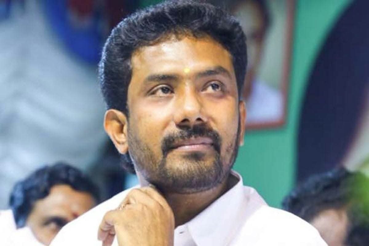 VetrivelDMkS's tweet photo. * திருச்சி கிழக்கு  - #அன்பில்_மகேஷ்

*  கரூர்   - #அசோக்குமார் 

 *விராலிமலை  - #எம்எம்_அப்துல்லா 

 * அம்பாசமுத்திரம் - #OP_ரவீந்திரநாத்
 
எளிதில் வெற்றி பெறக் கூடியவர்கள்.. 💯🖤❤️

 கழகத் தலைவர M. K. Stalin கையில் முடிவு.. 🙏🙏 https://t.co/gEEHaStghE