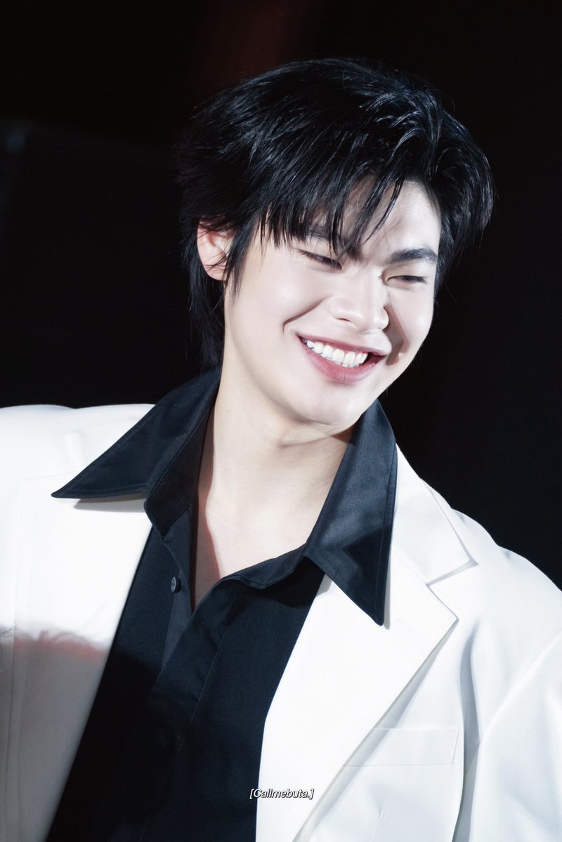 callmebuta_'s tweet photo. แพ้หนุ่มตี๋ยิ้มตาขีดคับบบ

THEEWAVE ASAVA EFW26
#EFW26ICONSIAMxTheeWave
@tthi_eks #tthi_esk https://t.co/TQOV2wFHn8