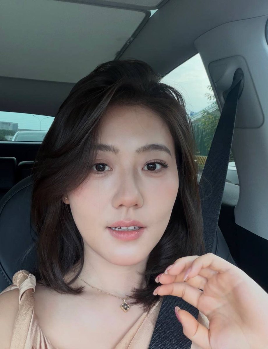 angela71is7's tweet photo. 毕竟到了三十的年龄就会越来越饥渴，不知道30+的我还会有人喜欢吗?如��你主动一点我就把我会的告诉你。 https://t.co/BEHDVsWvEs