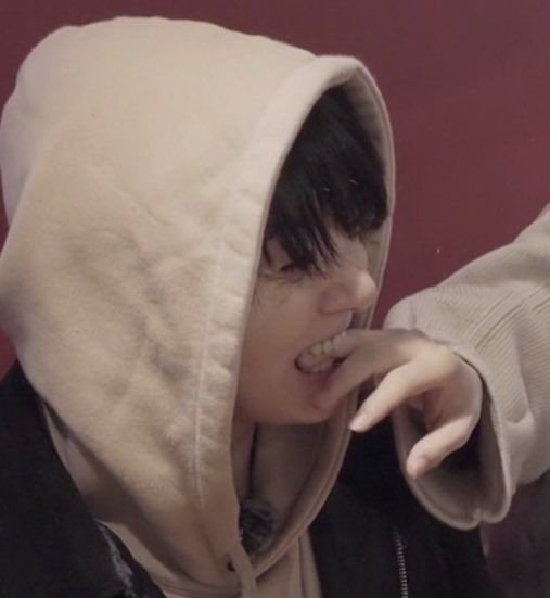 jungkookmoonn's tweet photo. https://t.co/nLlsNH3ojy