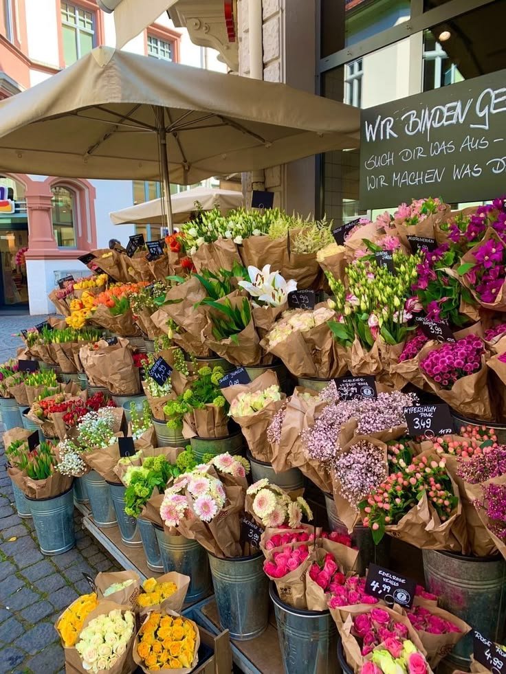 dreamyflowerrs's tweet photo. flower shop https://t.co/cuRWRDyPG5