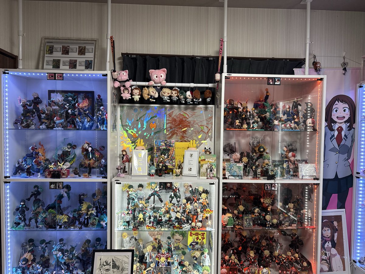 EnJuAnother's tweet photo. ✨️僕のヒーローアカデミア✨️

      ーMy Hero Academiaー

I’ve filled my entire room with 
My Hero Academia stuff.😭✨

自分が集めたヒロアカの全てがここに☺️
いいね＆拡散してくれると嬉しいです☺️
 #僕のヒーローアカデミア
 #ヒロアカ
 #麗日お茶子
 #フィギュア部屋
 #フィギュア好き https://t.co/DjgBxWI7dL