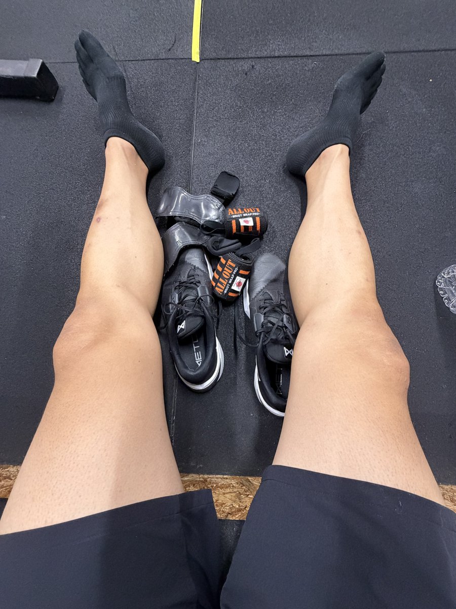5second10's tweet photo. 今日のクロスフィット 120

WOD
Time cap 8 mins + 1 min rest + 3 mins 1RM Thruster *floor
15 Lateral Burpee
15 Barbell DLs (61kg)
15 Pull Ups
10 Lateral Burpee
10 Barbell Front Squat (61kg)
10 C2B
5   Lateral Burpee
5   Power Clean
5   Bar Muscle Up
Rest 1 min
3 mins 1RM Thruster *floor
=82 + 61
=🤮🫠

バーマッスルアップに到達できなかった😭
