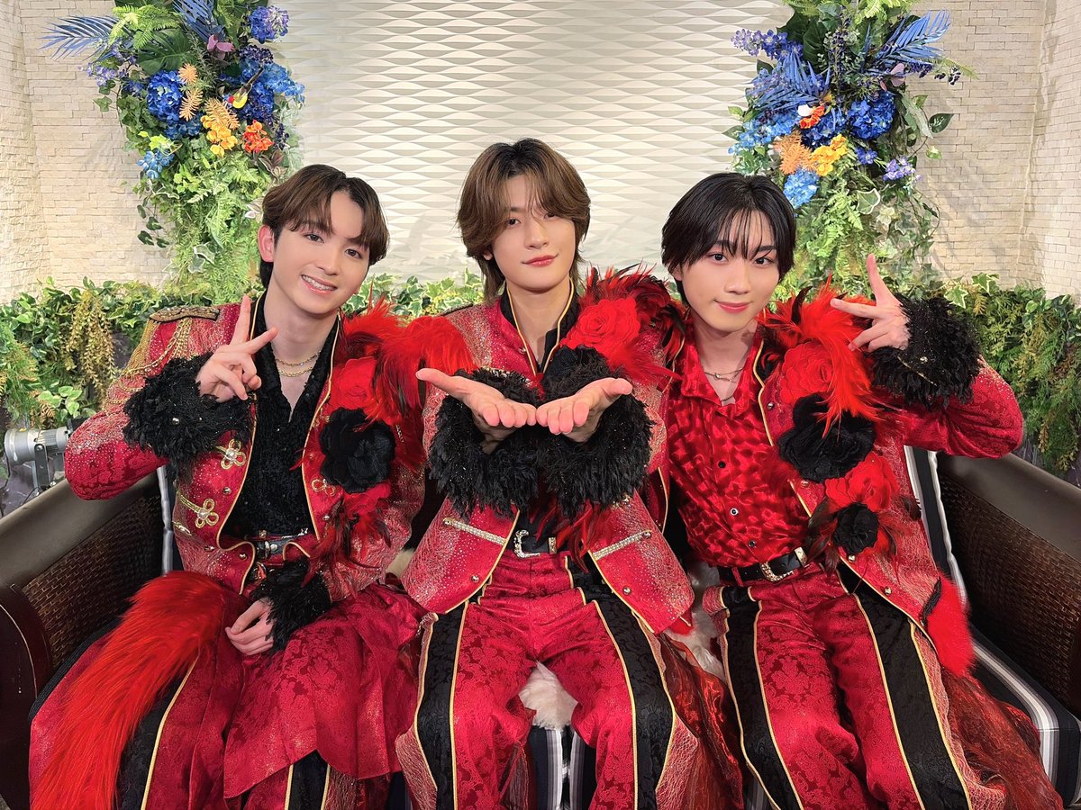 Lienel_official's tweet photo. ＼🕘このあと21:30〜！／

TOKYO MX「#音ボケPOPS」🪩🕺
#Lienel より #芳賀柊斗 #高岡ミロ #森田璃空 が出演いたします！

🗓️放送日時
10月24日(土)21:30〜22:00

🔗番組HP
https://t.co/o44Db8Nnu2

みなさまぜひご覧ください🥀

@otobokepops https://t.co/dTPpvIlkJN