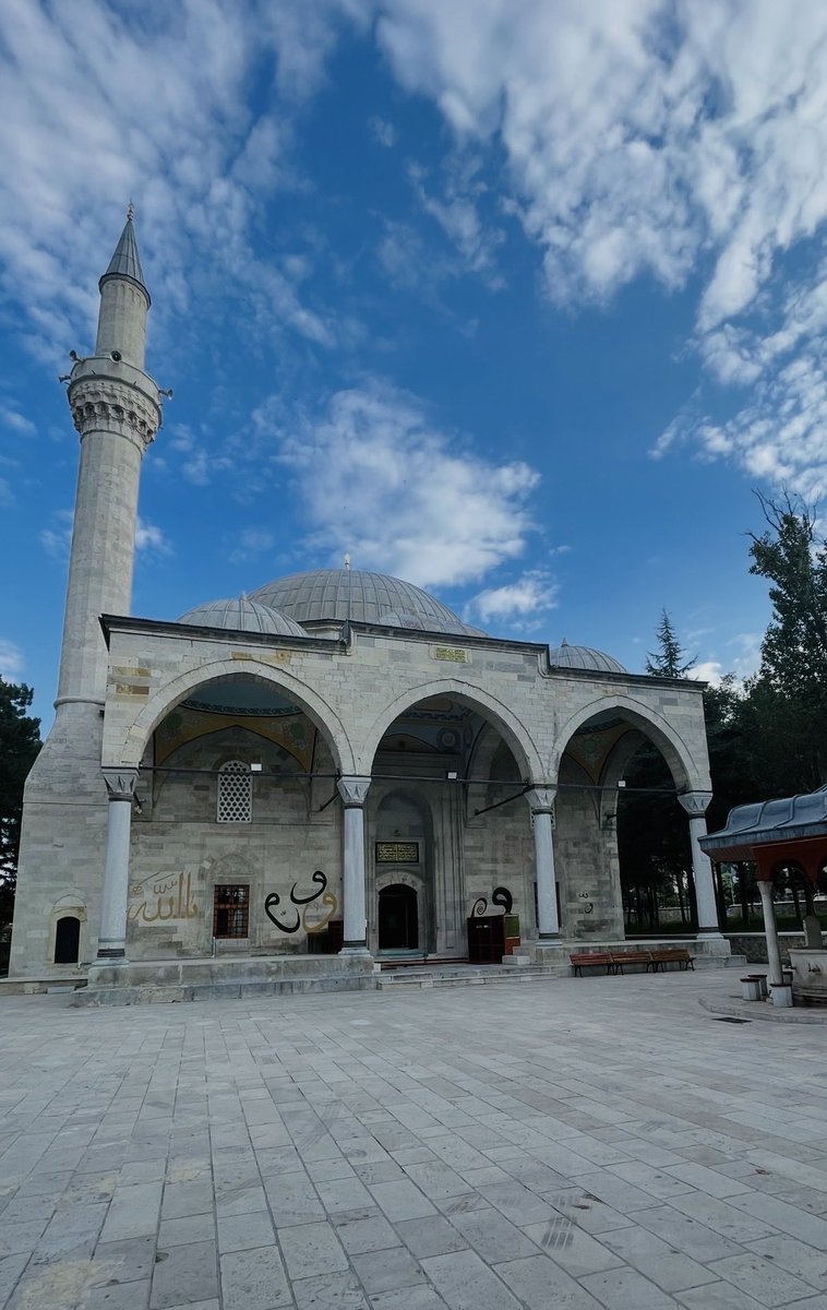 Pnarp4's tweet photo. Çaldığımda açılacağından emin olduğum tek kapı, senin kapındır Allah’ım..
Yine kapındayım 🤲🏼 https://t.co/QWD3gdbqIr