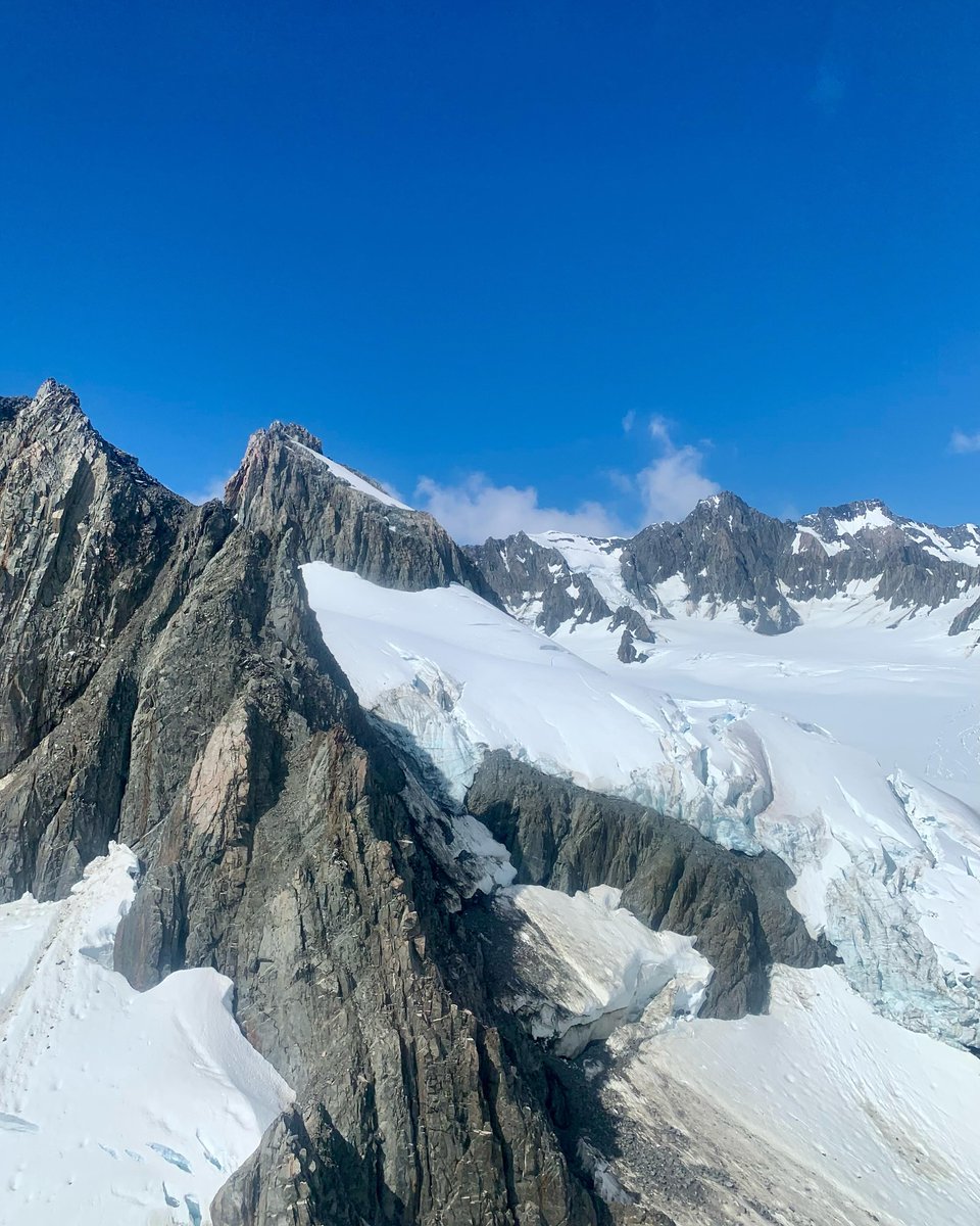 FosterLOKempnZO's tweet photo. Flying over Franz Josef Glacier was unreal. From deep crevasses to bright blue ice, its scale is breathtaking. Add dramatic turns over the Southern Alps, and New Zealand truly knows how to show off. https://t.co/BzKwXb9Ait