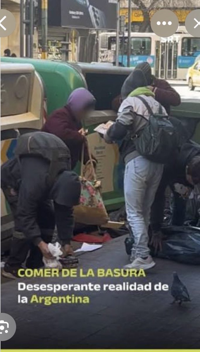 MaritxuDeusto's tweet photo. En Argentina los pensionistas comen comida de contenedores… esto quiere PPVOX para España. https://t.co/KTWiabMNnM