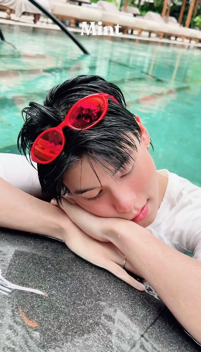 ApcyOU1024_'s tweet photo. แล้วยัยนี่เอาอีกแล้ว สวยไปวันๆให้เฮียตามหึง ฮึ่ย https://t.co/HwNqzrc5ut