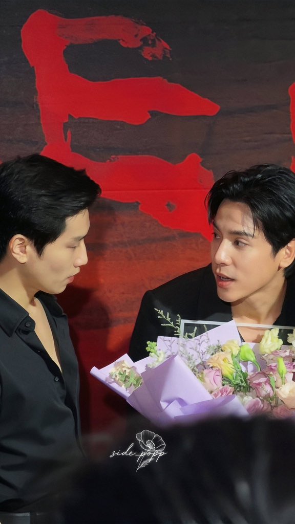xuwwfon's tweet photo. มุง ครือกุมีอาการ https://t.co/OrP135v7Oj