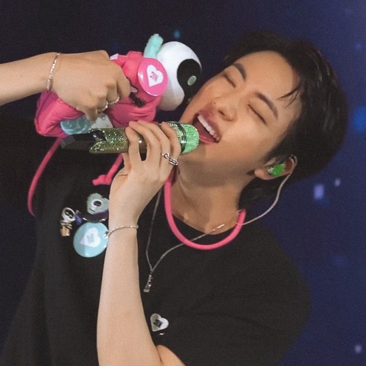eatjindotcom's tweet photo. hybe you will pay for ur crimes https://t.co/KRUxntGkZf