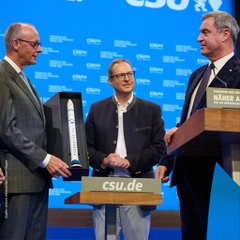 Bekerakay's tweet photo. Der Besuch von Friedrich Merz beim #csupt26 unterstreicht die Zusammenarbeit zwischen CDU und CSU. Die Rakete von Isar Aerospace zeigt. Bayern setzt auf Innovation, Hightech und Zukunftstechnologien. 🚀 #Deutschland #Bayern #Technologie #Innovation https://t.co/T8Rbl0lBIH