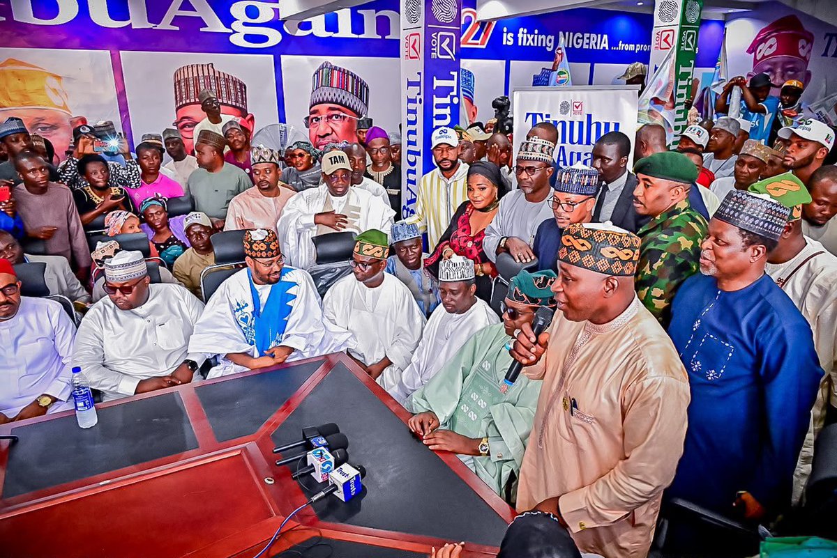 Khadeejaarhh's tweet photo. Tinubu Has Performed Impressively, Deserves Second Term — Matawalle 

The Minister of State for Defence and former Zamfara State Governor, Bello Matawalle, has declared that President Bola Tinubu deserves a second term in office, insisting that his performance since assuming https://t.co/E6u0WPw6l3