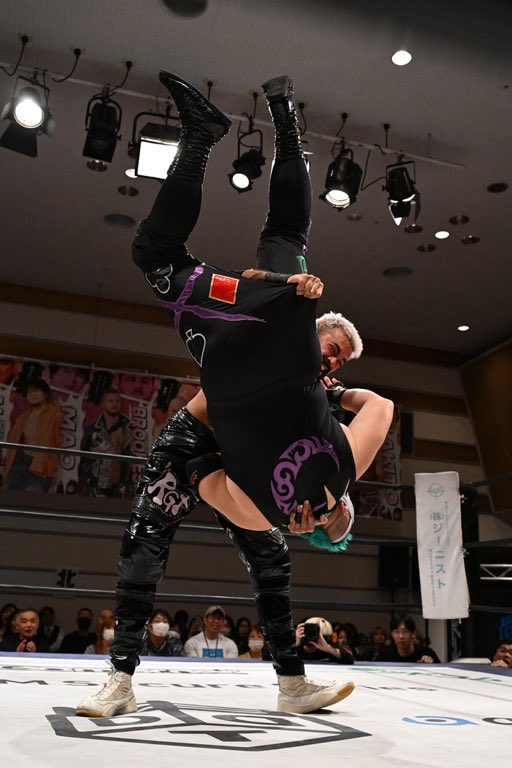 shivam_RGT's tweet photo. DDT横浜ラジアントホール大会でデビュー!
次は両国国技館で開催されるDDT Ultimate Party 🔥
#ddtpro #ddtUP #シーバム #shivam #RGT https://t.co/sQXbzUA0Ed