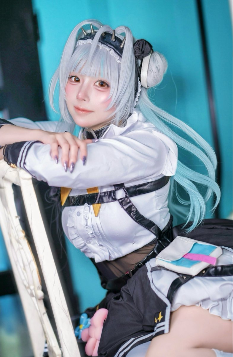 sirane2525's tweet photo. コスプレ / Cosplay
ぶいすぽっ！銀城サイネ

お淑やか担当ですよね…？🎈 https://t.co/4E1qqyLies